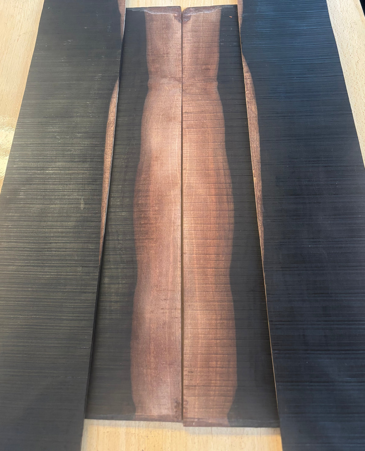 INDIAN EBONY BACK AND SIDE 550/220/4.5MM 850/130/4.5MM B/S 01