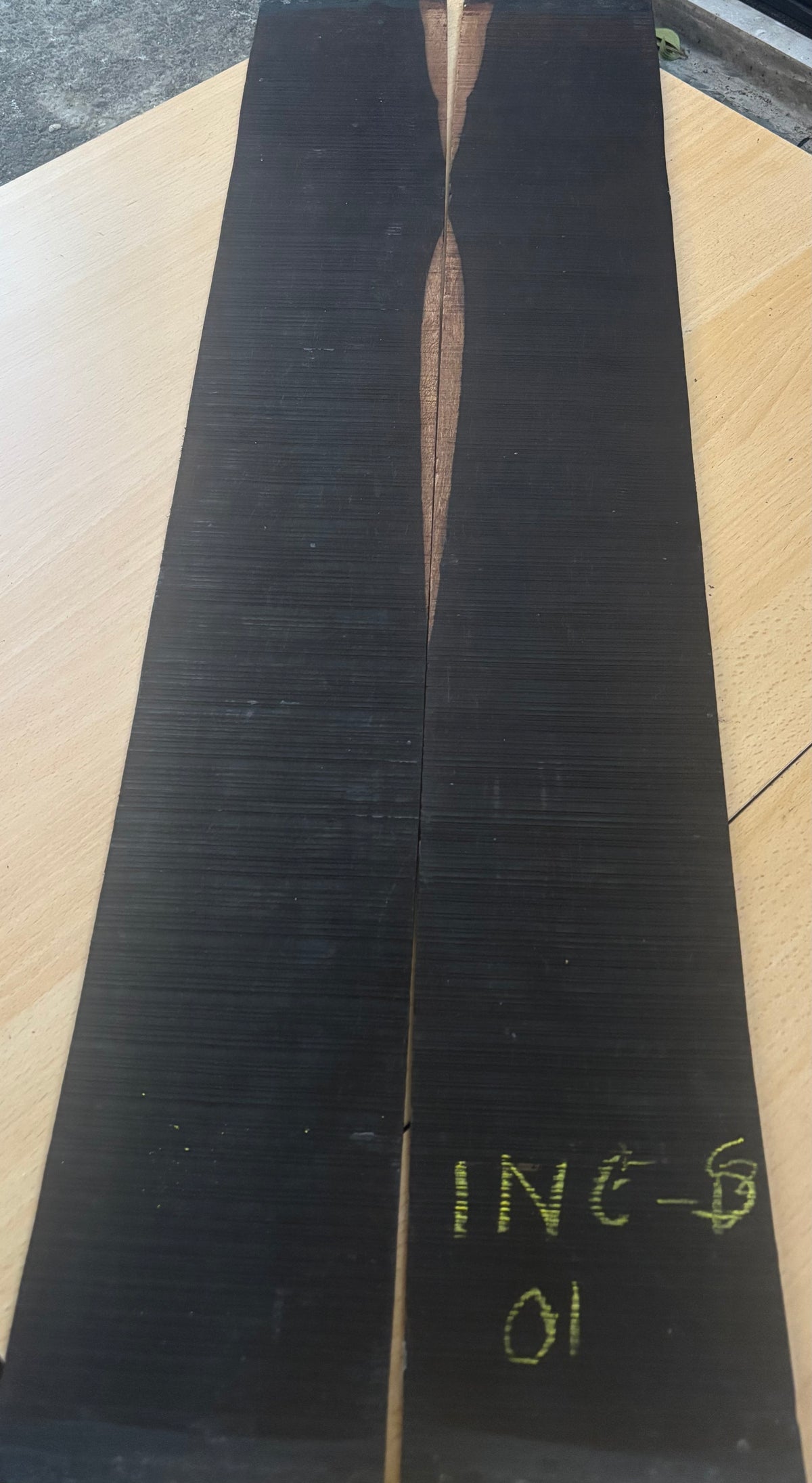 INDIAN EBONY BACK AND SIDE 550/220/4.5MM 850/130/4.5MM B/S 01